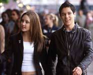 Amanda Bynes and Oliver James star in What a Girl Wants