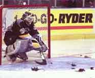 Florida Panthers' Fans Throw Rats on Ice