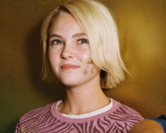 AnnaSophia Robb plays Leslie in Bridge to Terabithia.