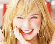 Kirsten Prout plays Amanda Bloom on Kyle XY.