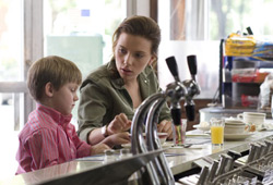 Scarlett Johansson stars in The Nanny Diaries.