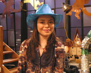 Miranda Cosgrove stars in iCarly!