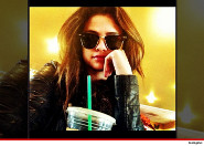 Selena posted this Texas pic to Instagram Friday